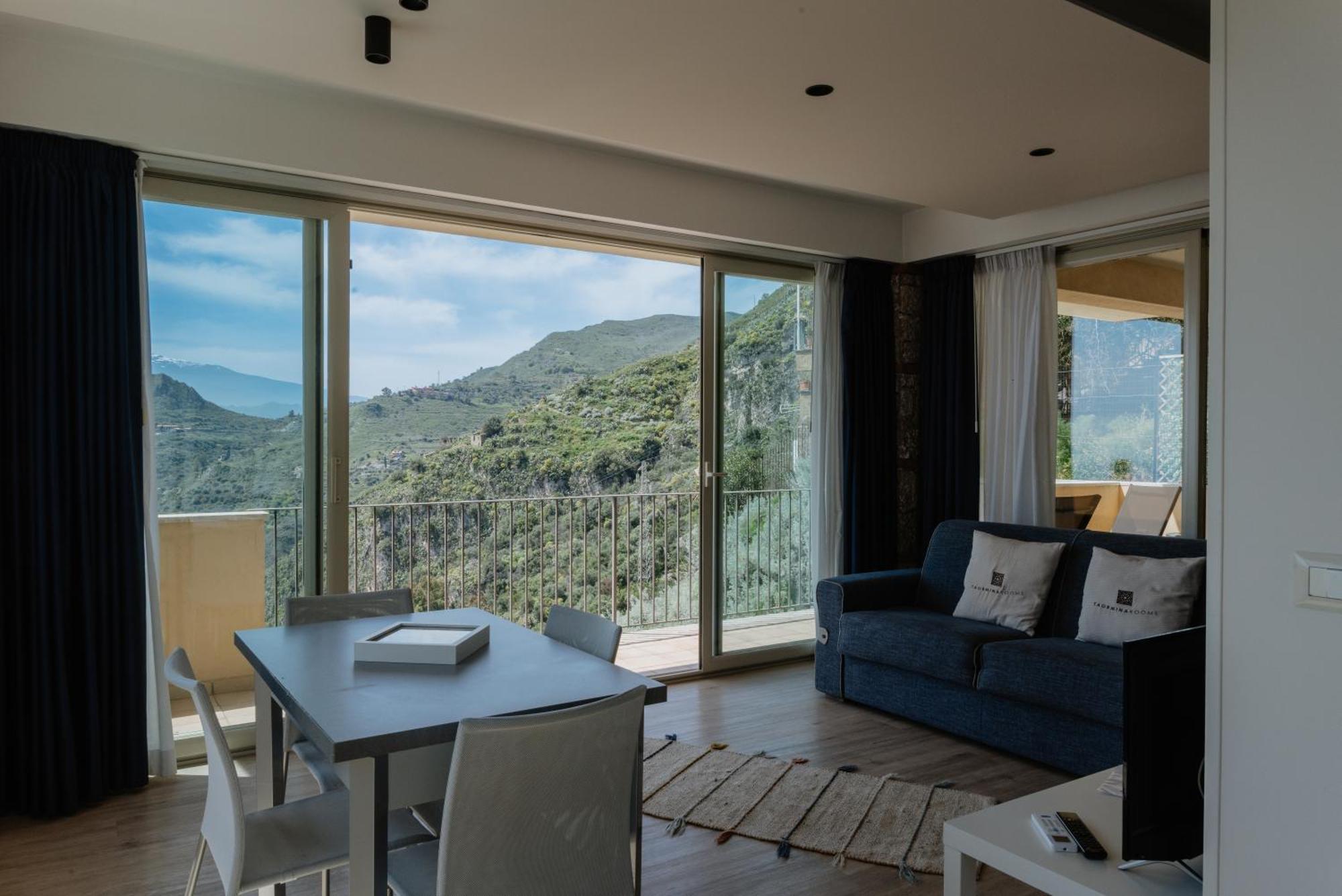 Villa Da Vinci Luxury Panoramic Apartments - Taormina Rooms Collection エクステリア 写真