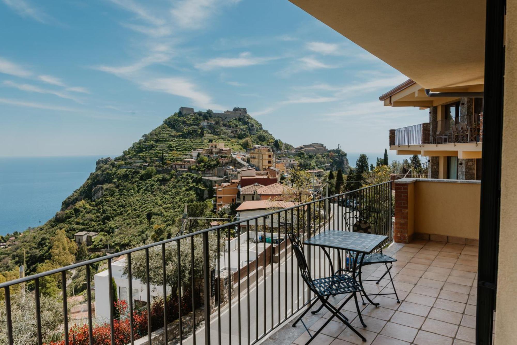 Villa Da Vinci Luxury Panoramic Apartments - Taormina Rooms Collection エクステリア 写真